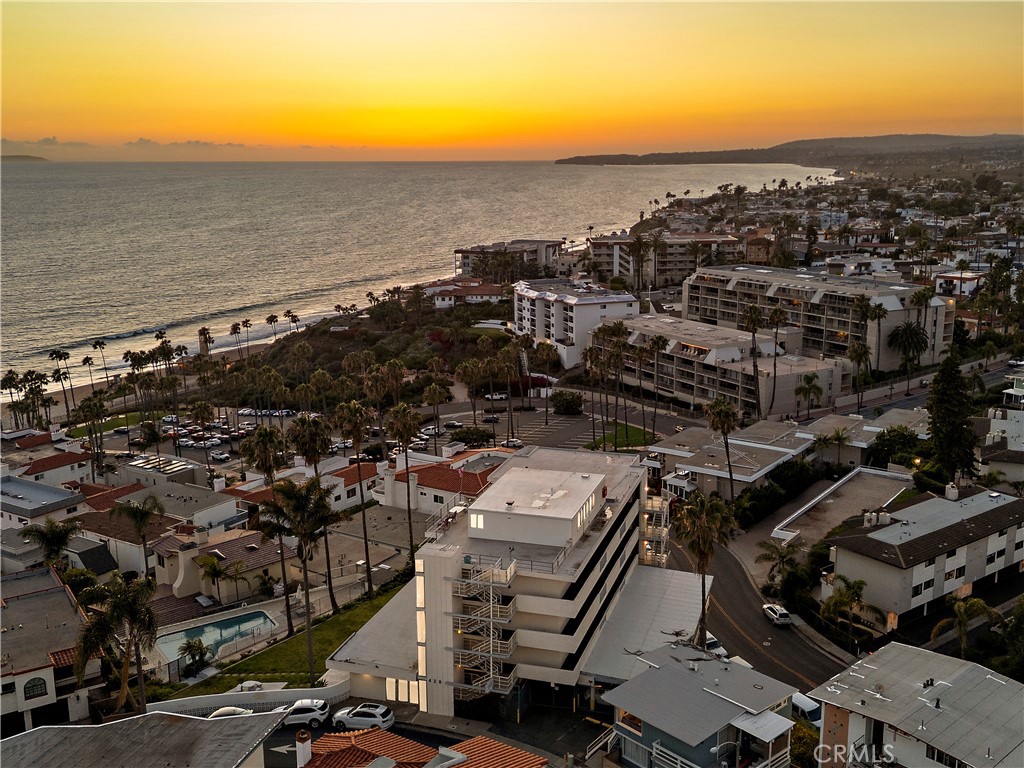 https://media.crmls.org/medias/fe54342e-ed9d-49f2-935e-7ec3d1a32bcc.jpg?preset=X-Large