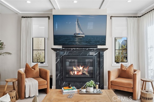 318 Coronado Street, Newport Beach CA: https://media.crmls.org/medias/fe5440d7-9f9a-4546-9fd9-6189bbb9c88e.jpg