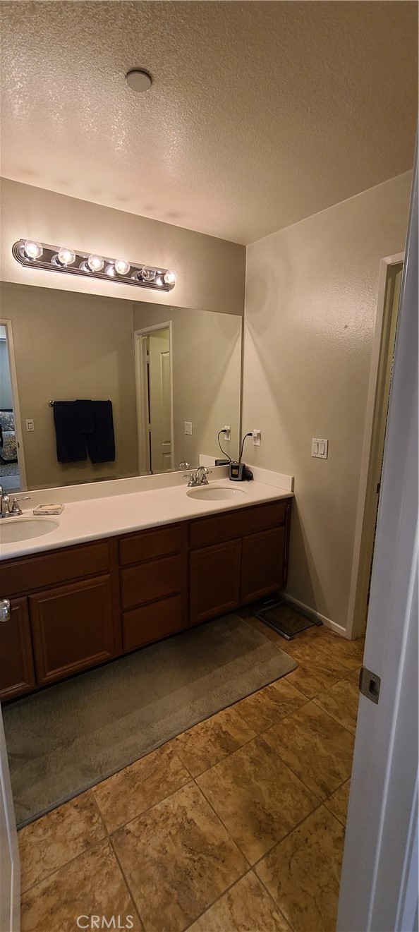 Detail Gallery Image 26 of 54 For 15723 Parkhouse Dr #59,  Fontana,  CA 92336 - 4 Beds | 2/1 Baths