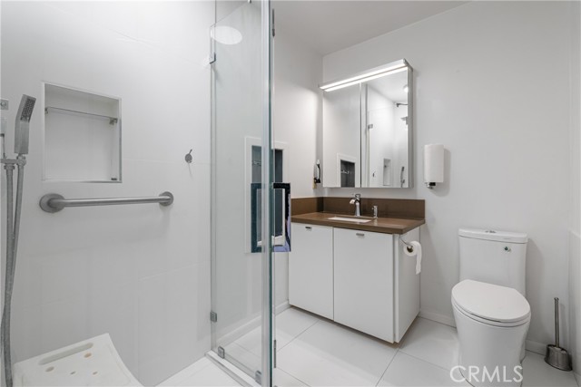 Detail Gallery Image 16 of 26 For 303 W Loraine #2,  Glendale,  CA 91202 - 3 Beds | 2/1 Baths