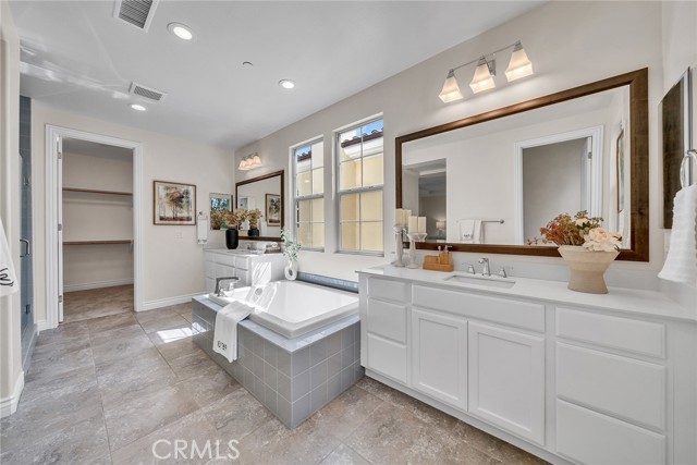 Detail Gallery Image 34 of 70 For 60 Sherwood, Irvine,  CA 92620 - 5 Beds | 6/1 Baths