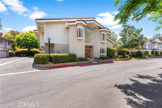 7 Greenmeadow Drive, Newbury Park CA: https://media.crmls.org/medias/fe55f6d2-fd4e-4a1b-8546-5f87a3b22323.jpg