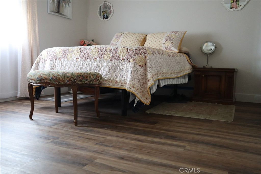 https://media.crmls.org/medias/fe5611d3-0a6a-4491-9d27-02fd48c7bbf0.jpg?preset=X-Large