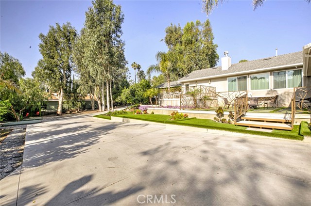 Detail Gallery Image 2 of 75 For 10555 Art St, Shadow Hills,  CA 91040 - 2 Beds | 3 Baths