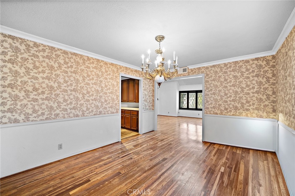 MLS #OC25258635 image #8