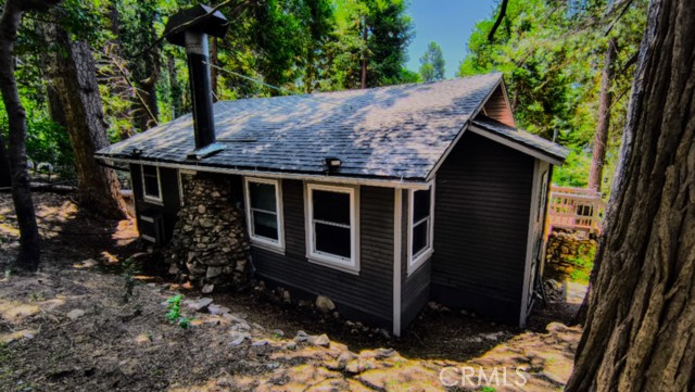 23739 Skyland Drive, Crestline CA: https://media.crmls.org/medias/fe574b1f-5cfd-47dd-836f-d52ce5a9f8b8.jpg