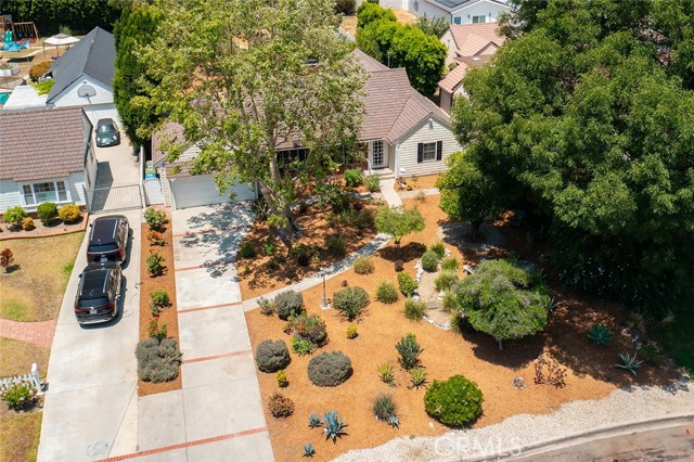 6217 Orion Avenue, Van Nuys CA: https://media.crmls.org/medias/fe57c8f3-bc65-4f3b-8e62-a0cbf39fb4a9.jpg