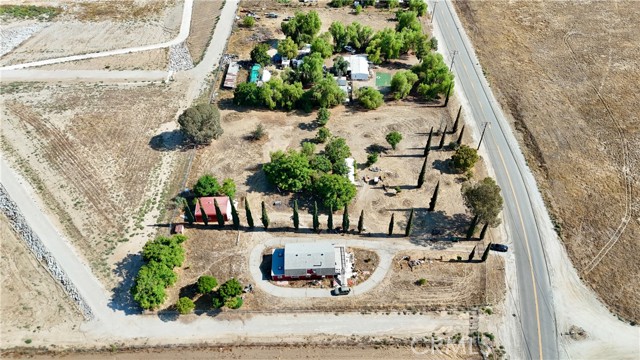 Detail Gallery Image 5 of 7 For 25300 Juniper Flats Rd, Homeland,  CA 92548 - 3 Beds | 2 Baths