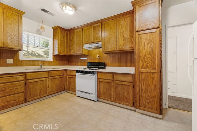 148 W 8th Avenue, Chico CA: https://media.crmls.org/medias/fe5996a2-4429-412e-8a54-e073e81b8a9d.jpg