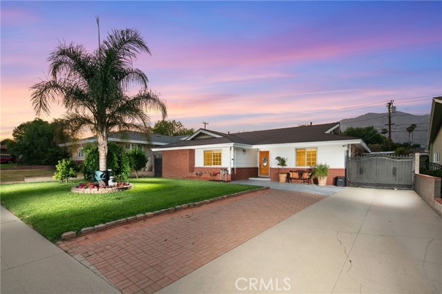 2415 Casa Grande Street, Pasadena CA: https://media.crmls.org/medias/fe5a50ae-21b5-4da4-9376-99a2a511ff25.jpg