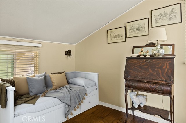 243 Manzanita Drive, Lake Arrowhead CA: https://media.crmls.org/medias/fe5b00bf-c835-43e6-a7a6-c31342bc4302.jpg