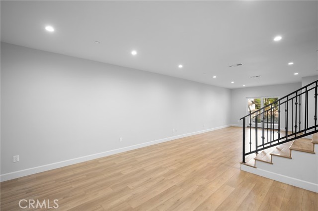 Detail Gallery Image 5 of 38 For 357 Harvey Dr #102,  Glendale,  CA 91206 - 3 Beds | 2/1 Baths