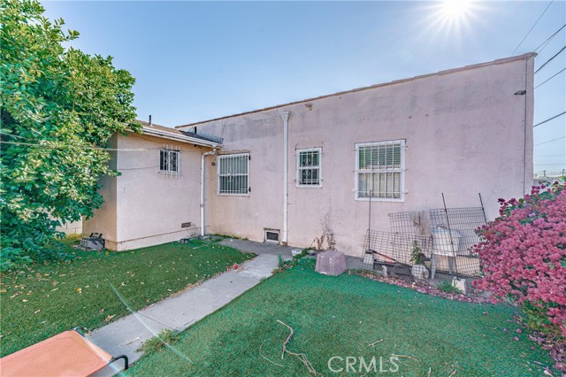 6200 Cimarron Street, Los Angeles, California 90047, 3 Bedrooms Bedrooms, ,2 BathroomsBathrooms,Single Family Residence,For Sale,Cimarron,DW24118390