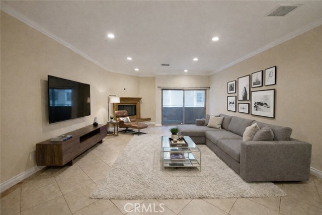 Detail Gallery Image 5 of 19 For 5234 Vantage #105,  Valley Village,  CA 91607 - 2 Beds | 3 Baths