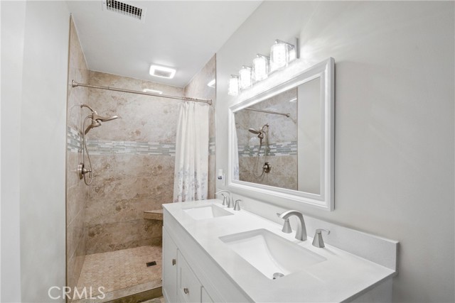 Detail Gallery Image 17 of 37 For 801 S Roanne, Anaheim,  CA 92804 - 4 Beds | 2 Baths