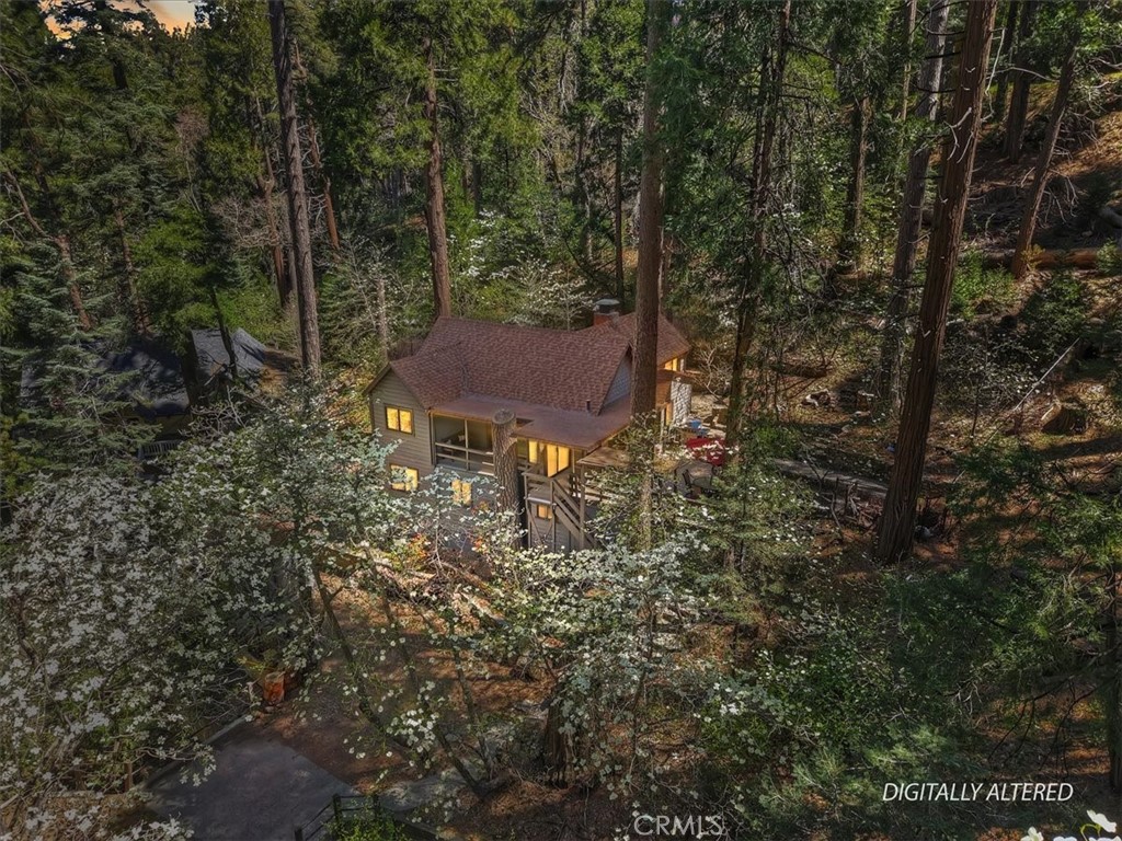 https://media.crmls.org/medias/fe606214-edba-45e1-83ec-03d1b2d7a595.jpg?preset=X-Large