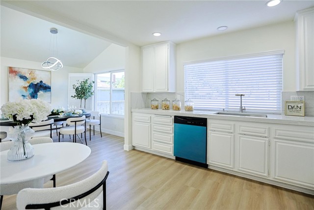 Detail Gallery Image 23 of 68 For 2301 W Manly, Santa Ana,  CA 92704 - 4 Beds | 2/1 Baths