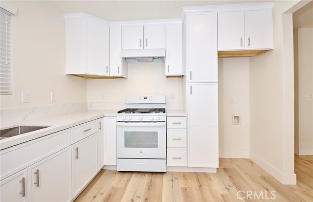 6001 De La Vista, Jurupa Valley CA: https://media.crmls.org/medias/fe61d1e6-a45c-406f-afd2-1aa87f3ec6b7.jpg