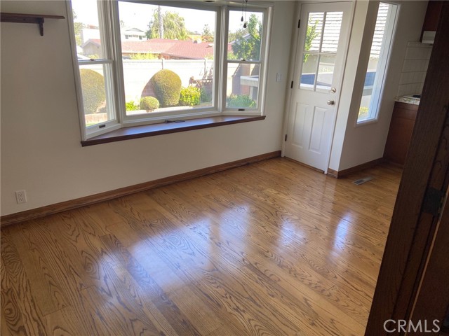 Detail Gallery Image 6 of 26 For 421 Avenue F, Redondo Beach,  CA 90277 - 3 Beds | 2 Baths