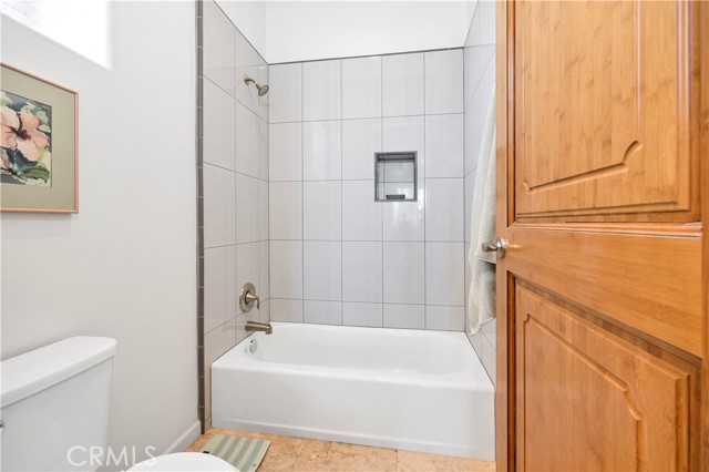556 Via Pueblo, Riverside CA: https://media.crmls.org/medias/fe6217c3-4aa0-42cc-8f38-2bc7fc49cf6f.jpg