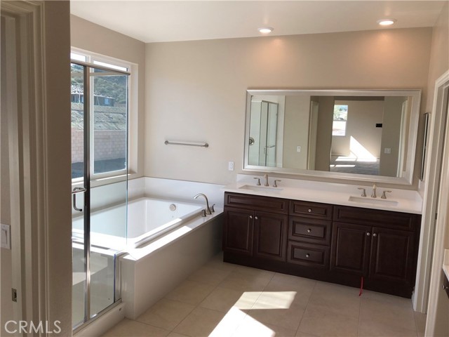 Detail Gallery Image 6 of 11 For 33833 Edge, Temecula,  CA 92592 - 5 Beds | 3 Baths