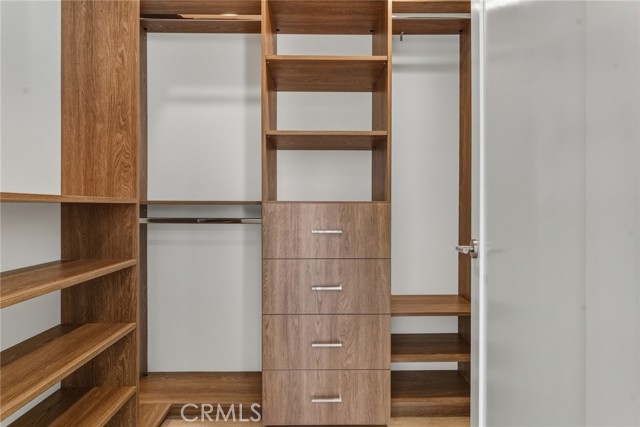 Detail Gallery Image 21 of 39 For 6200 Woodlake Ave, Woodland Hills,  CA 91367 - 3 Beds | 2 Baths