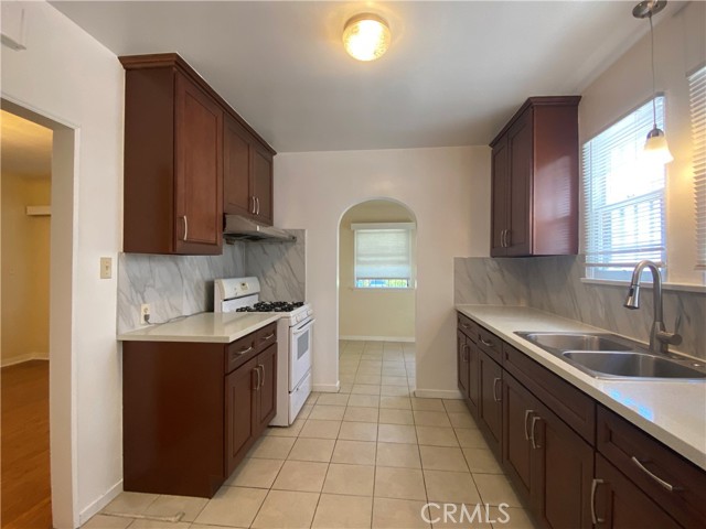 Kitchen with Breakfast area