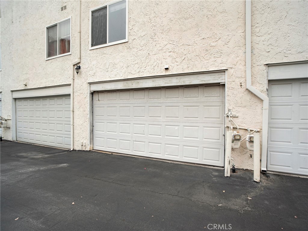 https://media.crmls.org/medias/fe62cc16-585d-48b0-8858-3f3f6d47e6ee.jpg?preset=X-Large