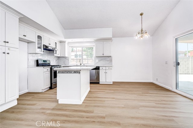 20102 Plaza De Madrid, Cerritos CA: https://media.crmls.org/medias/fe64dd93-147a-4296-b6be-3a739d40f041.jpg