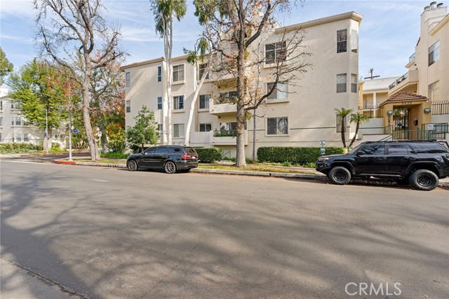 Detail Gallery Image 1 of 25 For 5420 Sylmar Ave #119,  Sherman Oaks,  CA 91401 - 2 Beds | 2 Baths