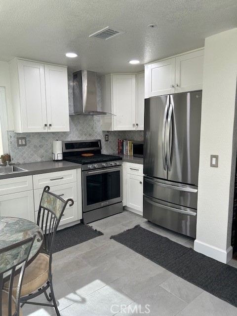14241 Elizabeth Court, Fontana CA: https://media.crmls.org/medias/fe6558aa-790c-485c-9e59-dd310055bae1.jpg