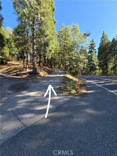 901 Ca-173, Lake Arrowhead CA: https://media.crmls.org/medias/fe65a39c-64d6-4d78-b617-1468f62b338f.jpg