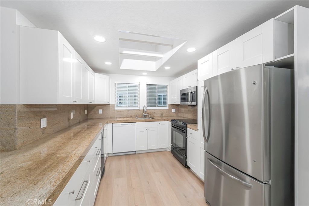 MLS #OC25255577 image #5