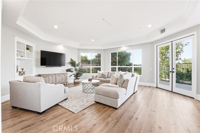 Detail Gallery Image 10 of 47 For 5489 E Suncrest Rd, Anaheim Hills,  CA 92807 - 4 Beds | 4/1 Baths