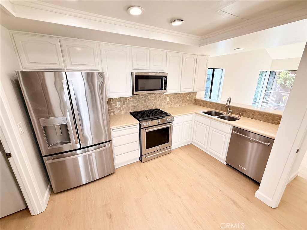 MLS #OC25251987 image #4