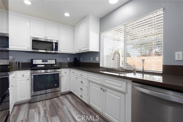 Detail Gallery Image 12 of 28 For 19596 Brisbane, Riverside,  CA 92508 - 3 Beds | 2/1 Baths