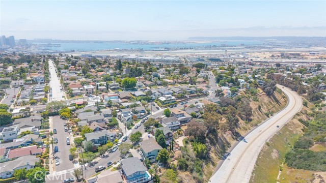 1320 Bush Street, San Diego CA: https://media.crmls.org/medias/fe6711b8-03ef-4fcb-81e9-cfb673533298.jpg