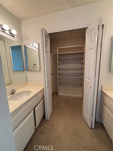 Detail Gallery Image 9 of 11 For 10637 Walnut, Los Alamitos,  CA 90720 - 2 Beds | 2/1 Baths