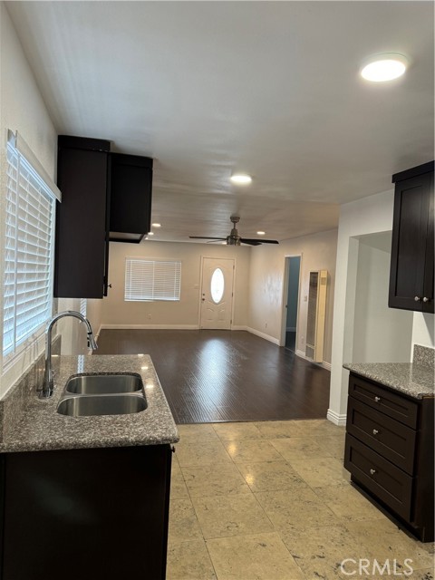 Detail Gallery Image 4 of 22 For 847 W Gage Ave, Los Angeles,  CA 90044 - 3 Beds | 2 Baths