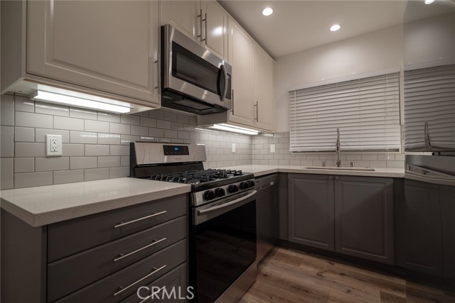 4270 Elenda Street, Culver City CA: https://media.crmls.org/medias/fe693d4e-2daa-4c38-b49c-a9702319ecbe.jpg