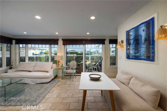 Detail Gallery Image 14 of 22 For 203 8th, Newport Beach,  CA 92661 - – Beds | – Baths