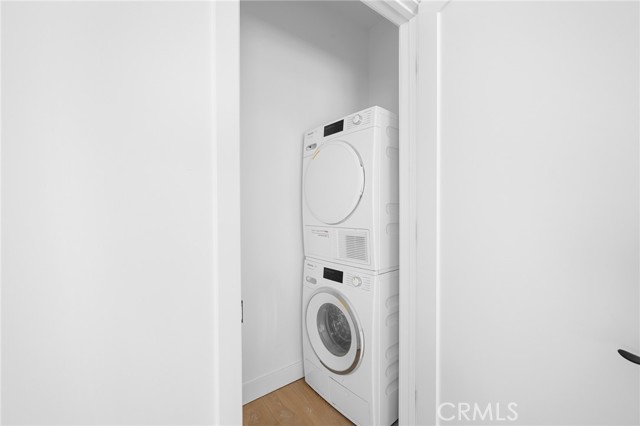 5826 Craner Avenue, North Hollywood CA: https://media.crmls.org/medias/fe69d0f8-9950-4d87-8e68-d14879b6a4bc.jpg