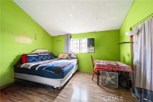 Detail Gallery Image 12 of 18 For 6927 Lanto, Commerce,  CA 90040 - 3 Beds | 3 Baths