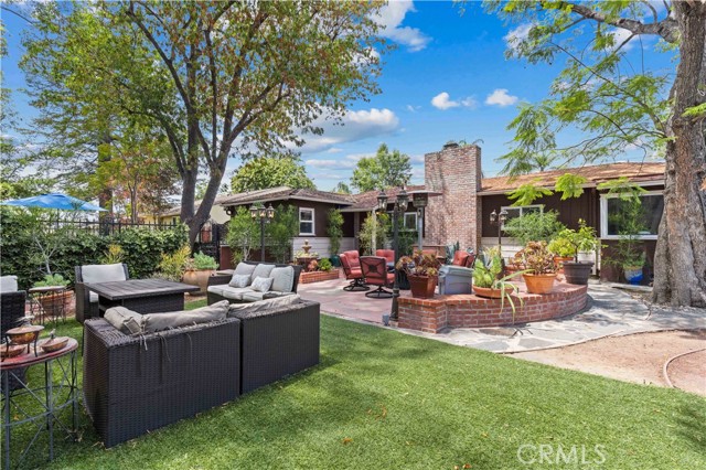 13405 Tiara Street, Valley Glen CA: https://media.crmls.org/medias/fe6ab1d7-90a8-41cc-bc9c-6f2f7779aa87.jpg