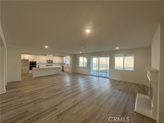 Detail Gallery Image 12 of 16 For 6057 Saddlehorn Ln, Jurupa Valley,  CA 92509 - 4 Beds | 3/1 Baths