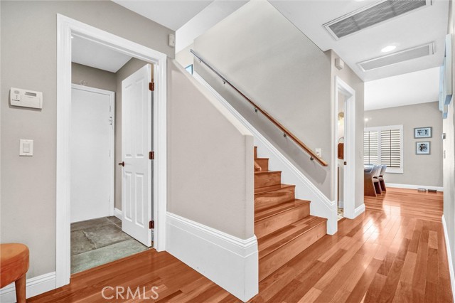 1 Deerwood W, Irvine CA: https://media.crmls.org/medias/fe6bd659-1833-4bf9-92ad-0ba75bb08e7e.jpg