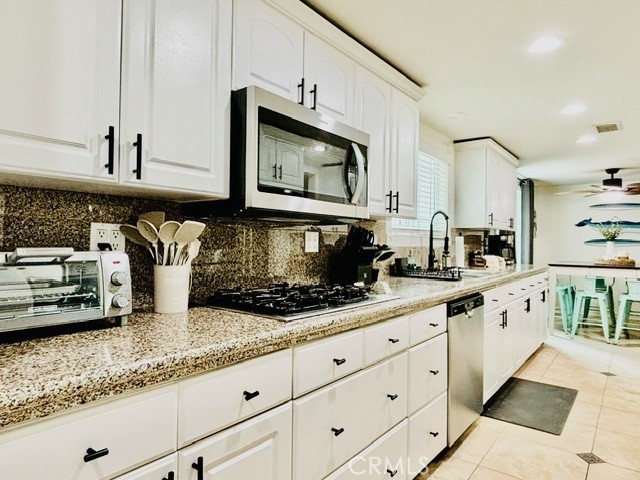 4819 RIVER Avenue, Newport Beach CA: https://media.crmls.org/medias/fe6c5f6f-45eb-49d2-b60c-6a99e04839de.jpg