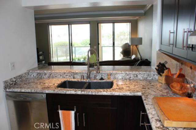 140 The Village, Redondo Beach, California 90277, 1 Bedroom Bedrooms, ,1 BathroomBathrooms,Residential,Sold,The Village,SB14184276