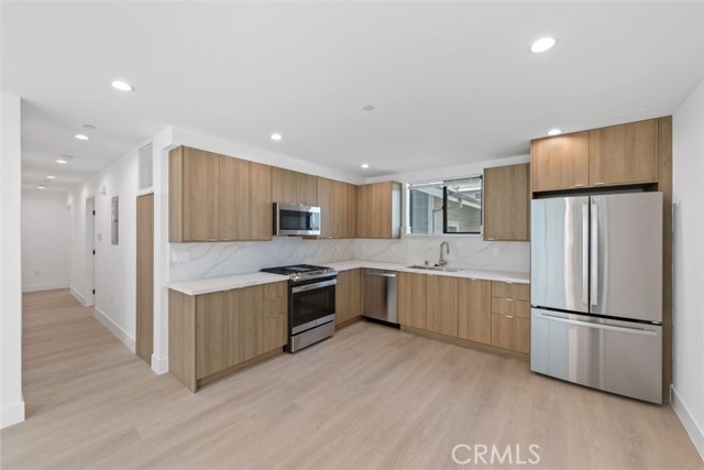 Detail Gallery Image 6 of 13 For 4812 Mascot St, Los Angeles,  CA 90019 - 3 Beds | 3 Baths