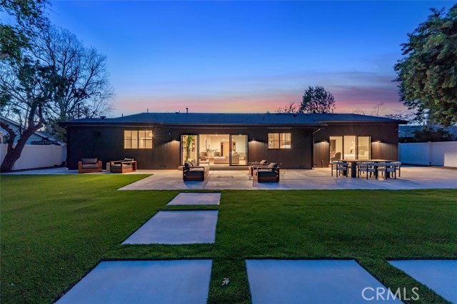 Detail Gallery Image 6 of 46 For 8960 Oak Park, –,  CA 91325 - 4 Beds | 3/1 Baths